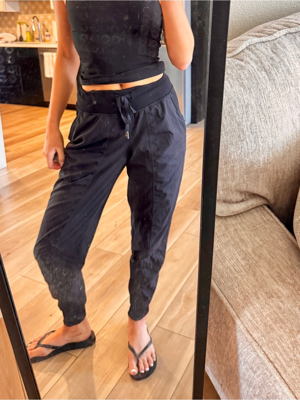 Lululemon Dance Studio Mid-Rise Jogger
Black - Picture 3 of 3